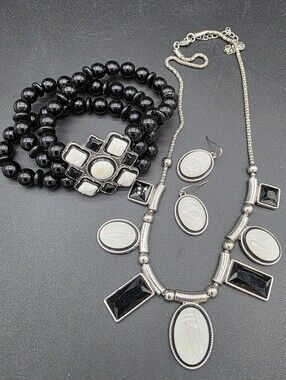 C1946 Elegant Black and White Statement Necklace, Earrings & Bracelet Set